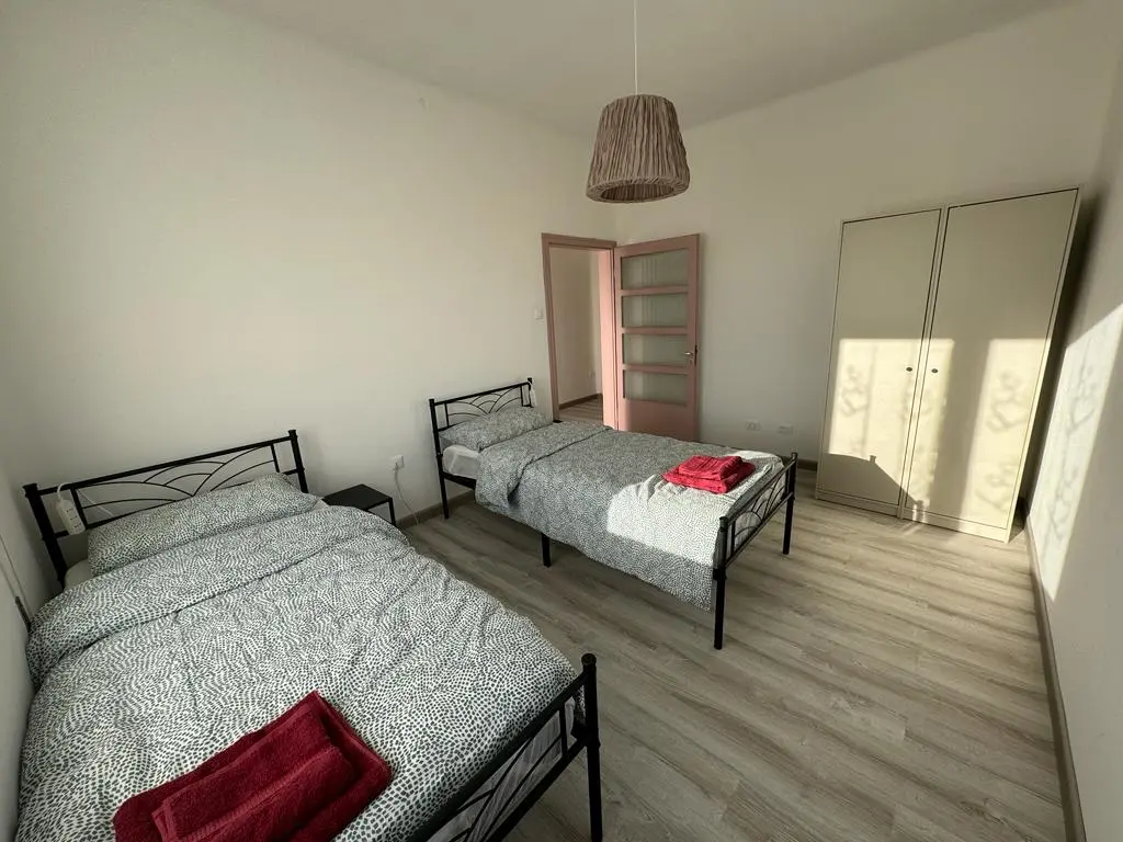 Appartamento 3 Camere Doppie Piano Terra — photo 4